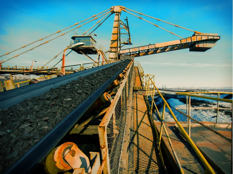 راه‌اندازی و نصب نوارنقاله در صنعت معدن